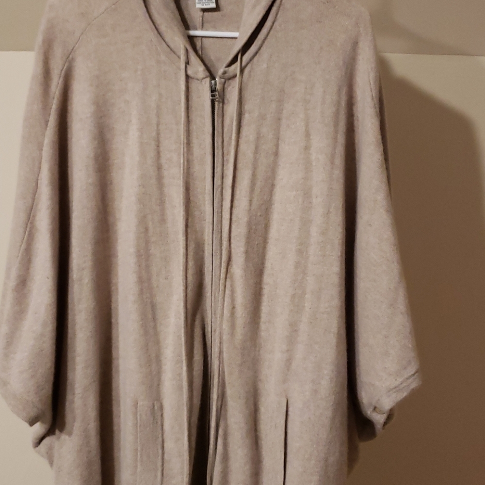 Neiman Marcus 100% cashmere poncho coat sz large